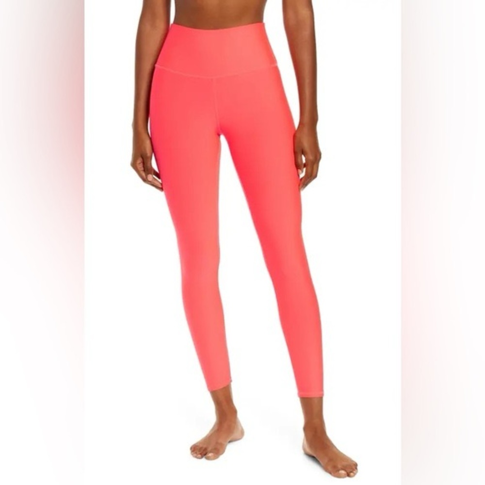 ALO Yoga Airlift Leggings in Pink Lava